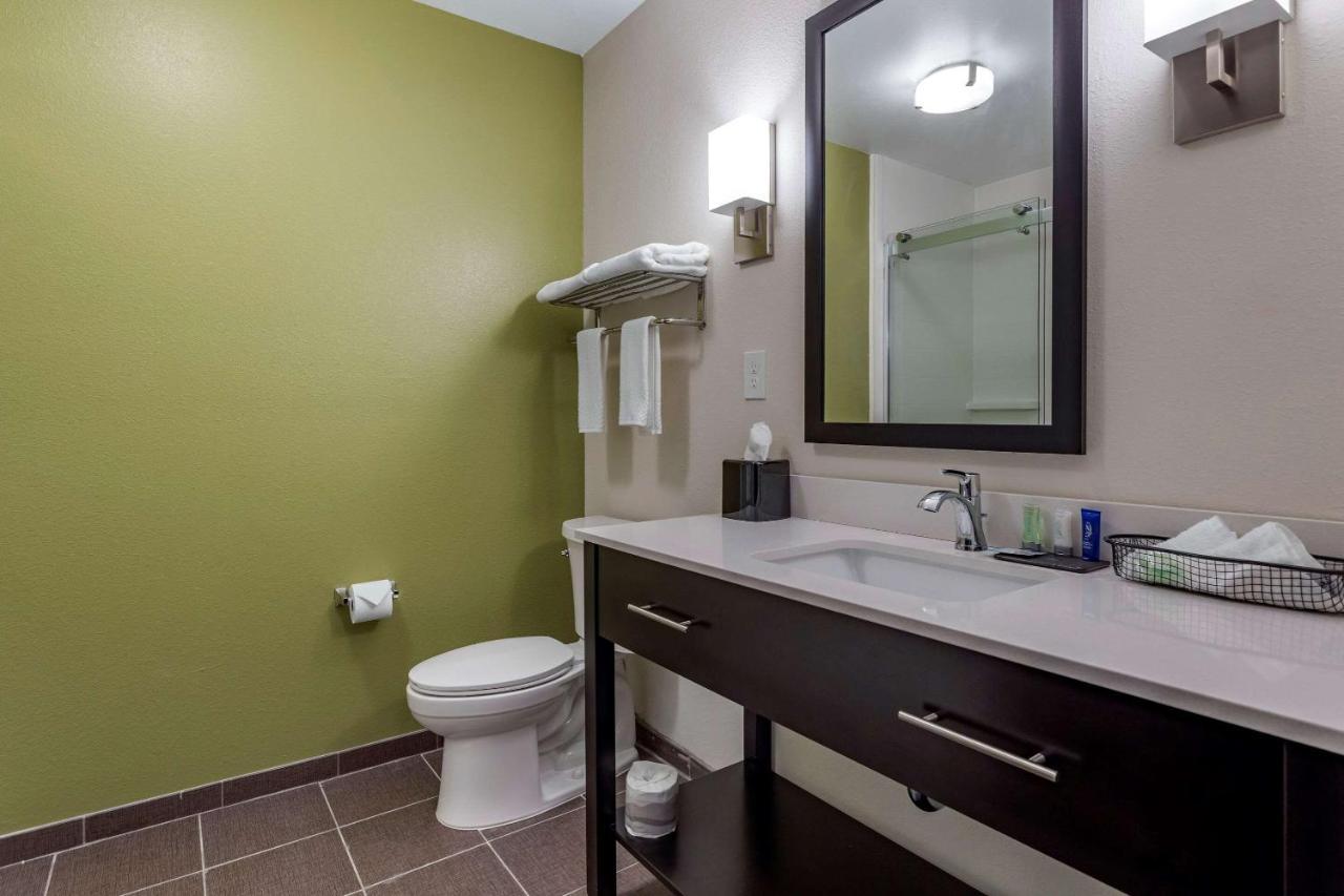 Sleep Inn & Suites Crosby Luaran gambar