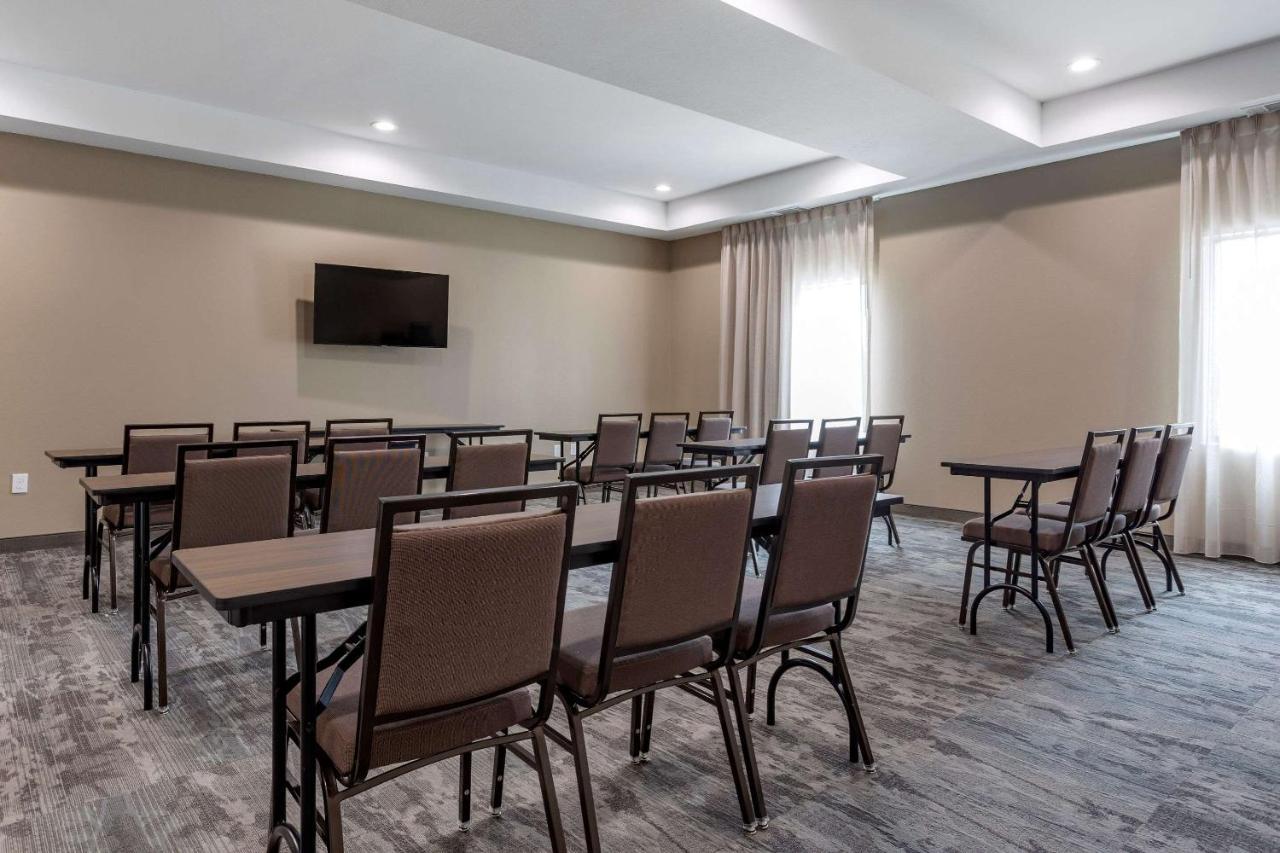 Sleep Inn & Suites Crosby Luaran gambar